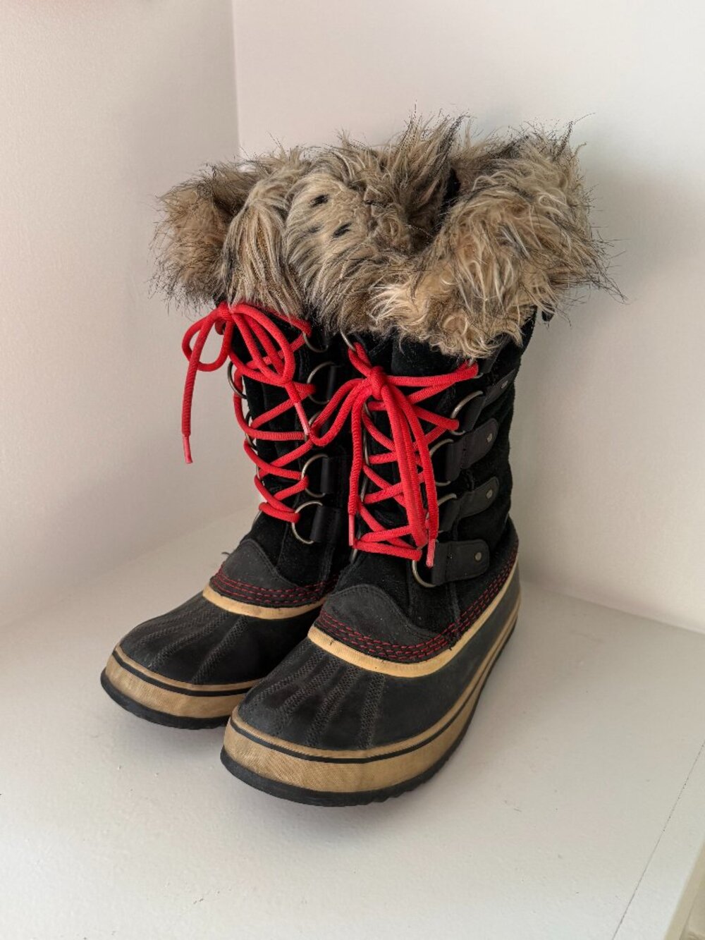 Sorel winter boots • Women’s • Black and Red NL 1540-051 Size 8 Waterproof